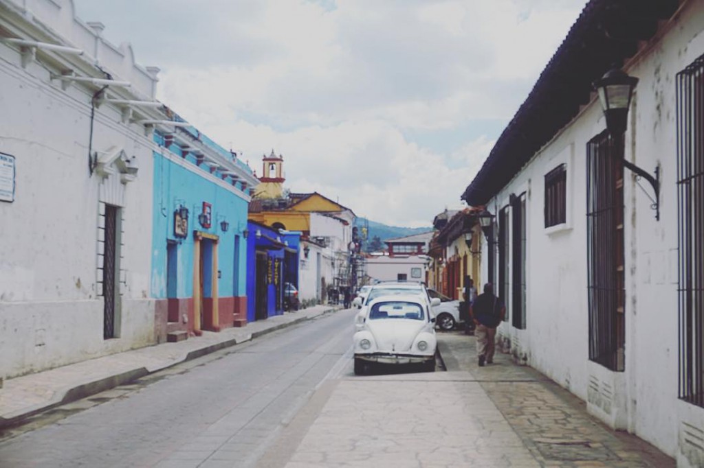 Miss this little streets #mexico #mexico_maravilloso #vivamexico #sancristobal #sancristobaldelascasas #street #streetcar #travel #travelph #instatravel #travelgram #reismicrobe #reisblog #travelblog #belgianblog